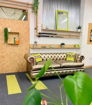 👌🏻CHILLOUT SPACES

☕️Need to take a quick call? Mental re-set? Or grabbing a cuppa? 

🛋️We have lots of areas for members to use around the workspace, meaning theres always a comfy seat ready for a quick escape from the office! 

#workspace #newquay #cornwall #remotework #officelife